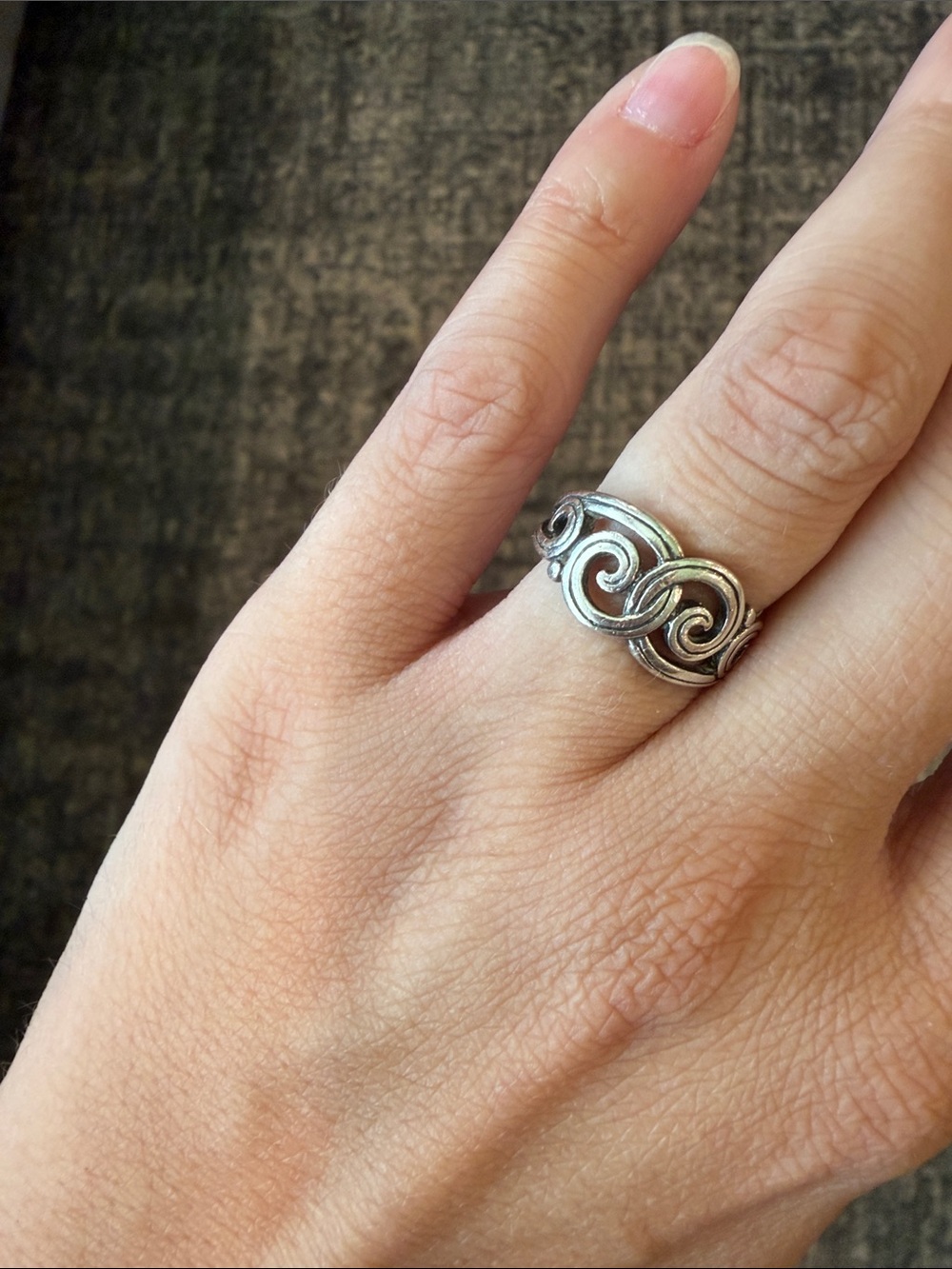 James Avery 925 Stamped Sterling Silver Gentle Wave Band Ring - size 5.5